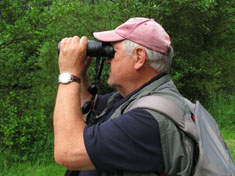 Landschaftswächter mit Fernglas in der Natur. Foto: Dr. G. Hein